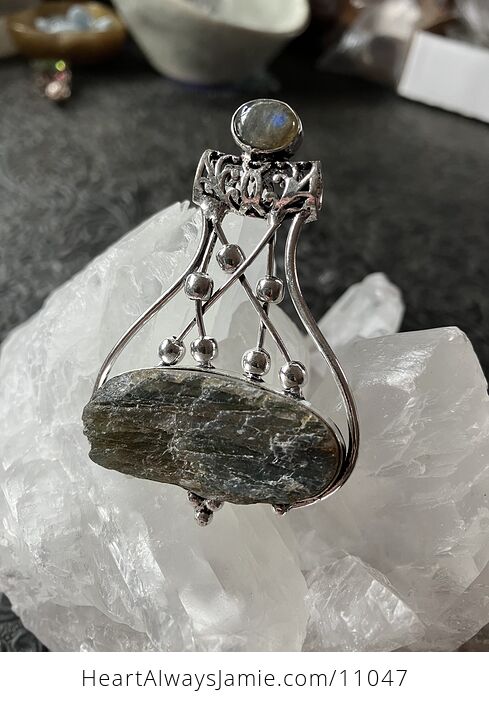 Raw Labradorite Gemstone Jewelry Crystal Fidget Pendant - #BvTNLksAJLA-7