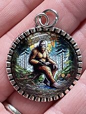 Reading Sasquatch Bigfoot Cryptid Pendant Keychain Charm #YIHdpXIORXA