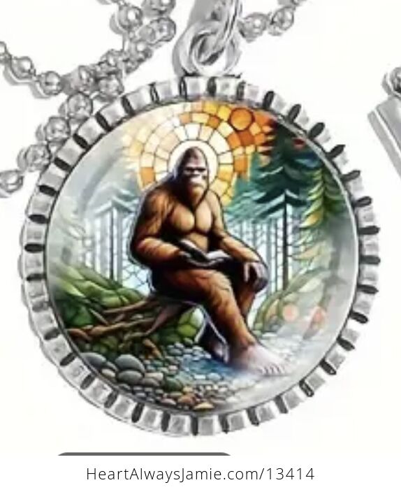 Reading Sasquatch Bigfoot Cryptid Pendant Keychain Charm - #YIHdpXIORXA-1