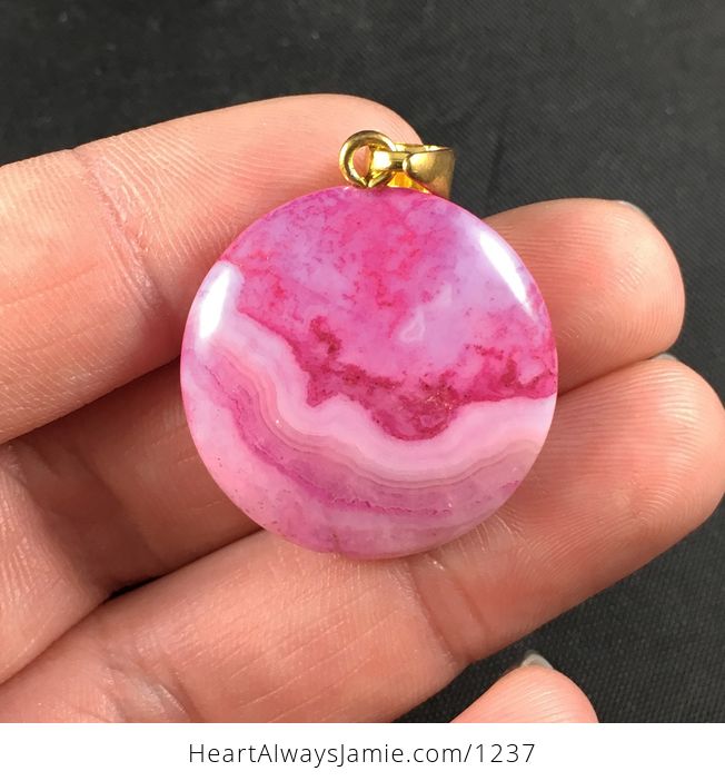 Round Pretty Pink Stone Pendant Necklace - #DvPwrWCtnNE-2