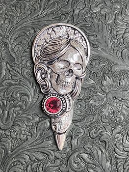 Santa Muerte Skull Pendant with a Faceted Pink Gem Stone Crystal Jewelry #oHBD2G2L1Zw