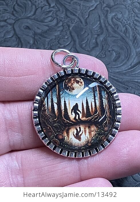 Sasquatch Bigfoot Cryptid Pendant Keychain Charm - #dQnPbraPqNY-8