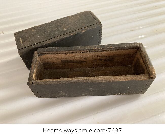 Set of 2 Antique Wood Boxes Dovetail Finger Jointed Lid - #mwflNWvZebg-1