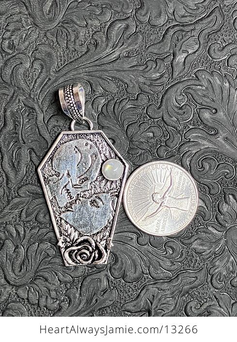 Skull and Woman Kissing Pendant with a Rainbow Moonstone Stone Crystal Jewelry - #Qh6oJiaublo-2