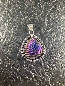 Slightly Imperfect Metallic Purple Blue Yellow Aura Cockle Sea Shell Jewelry Pendant #p5dXWfGiwmk