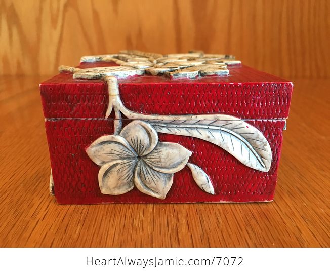Stunning Red and Beige Carved Stone Frangipani Plumeria Tropical Flower Jewelry Trinket Box - #mCNOuoEOQZE-4