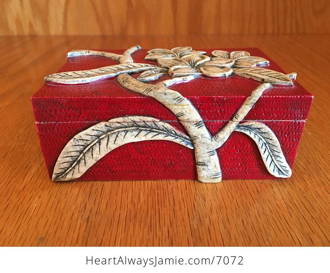 Stunning Red and Beige Carved Stone Frangipani Plumeria Tropical Flower Jewelry Trinket Box - #mCNOuoEOQZE-2