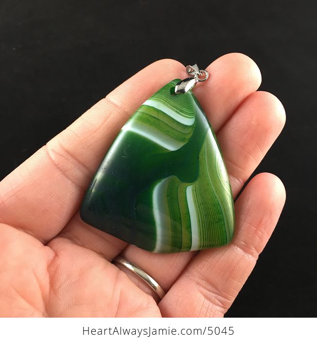Triangle Shaped Green and White Agate Stone Jewelry Pendant - #hesPiq77Kxw-1