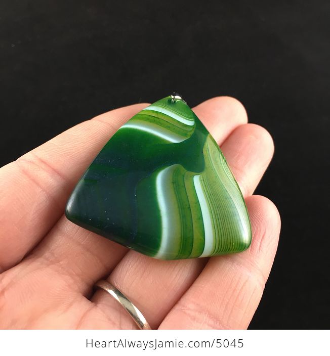 Triangle Shaped Green and White Agate Stone Jewelry Pendant - #hesPiq77Kxw-2