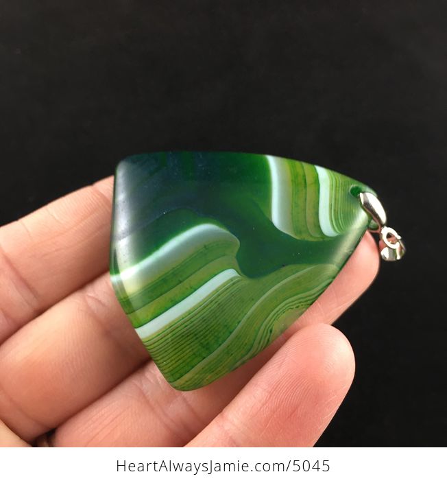 Triangle Shaped Green and White Agate Stone Jewelry Pendant - #hesPiq77Kxw-3