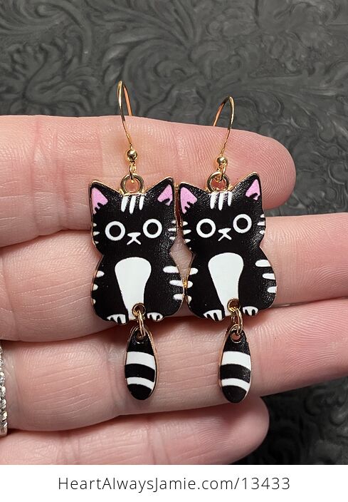 Tuxedo Cat Dangly Tail Earrings - #bmAsBY2IDxg-1