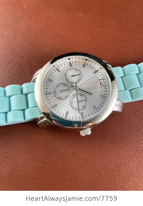 Used Watch with Light Blue Rubber Band - #s1CRxoIpQT8-3
