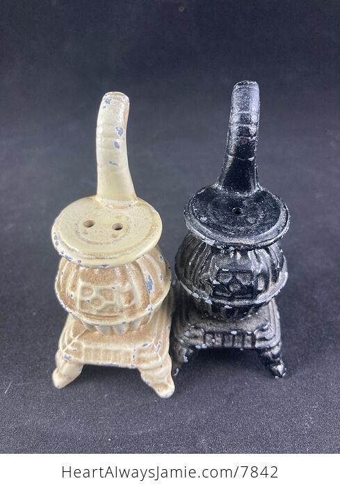 Vintage Cast Iron Potbelly Stove Salt and Pepper Shakers - #zrqH00LxvnY-1