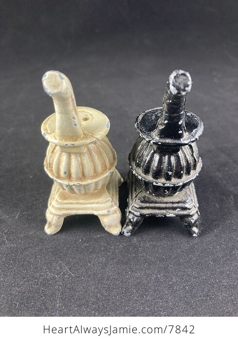 Vintage Cast Iron Potbelly Stove Salt and Pepper Shakers - #zrqH00LxvnY-3