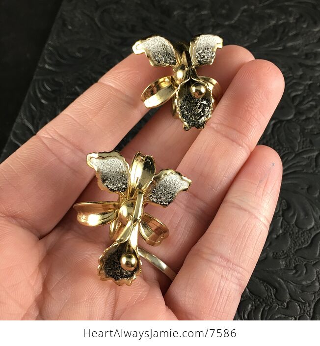 Vintage Gold Toned Black and White Orchid Flower Brooch and Screw Clip on Earring Jewelry Set - #LOQ7okbeP0w-8