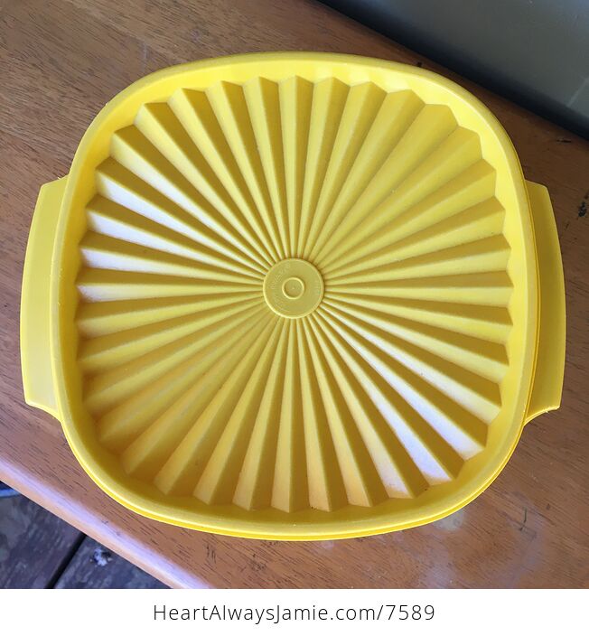 Vintage Yellow Tupperware Servalier Bowl 836 and Matching Lid 837 - #XFHwztyixkc-3