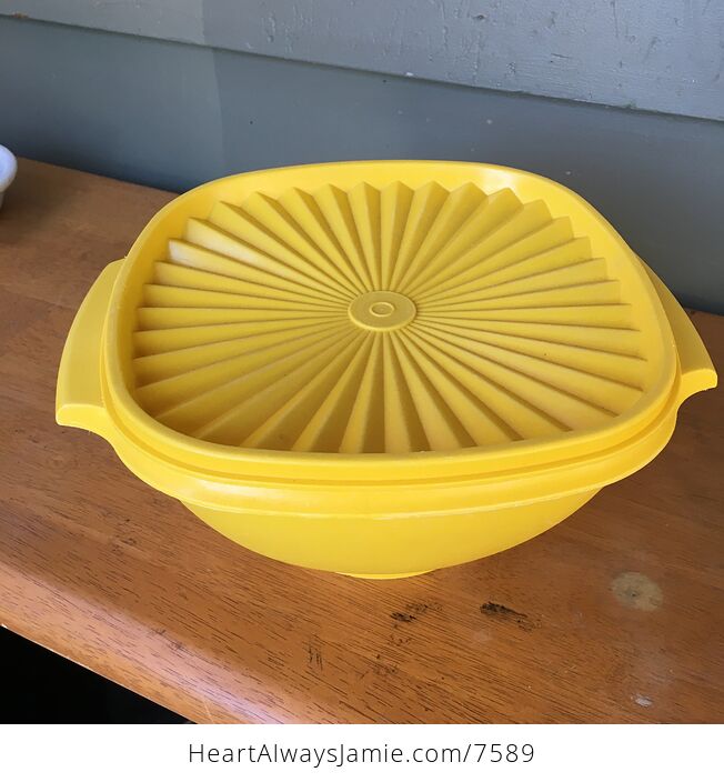 Vintage Yellow Tupperware Servalier Bowl 836 and Matching Lid 837 - #XFHwztyixkc-1