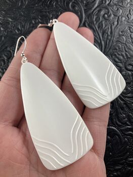 White 80s Plastic Triangle Drop Earrings #Qk4bvGQEQeo