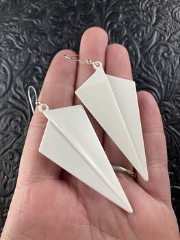 White 80s Plastic Triangle Drop Earrings #R6lk4P3UZRY