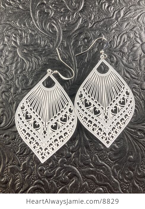 White Metal Ornate Heart Earrings - #Izd8PN80Kpc-3