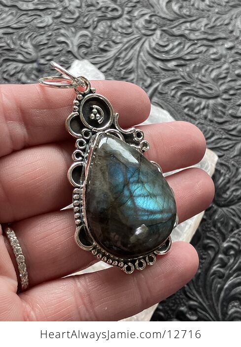 Witchy Blue and Green Flash Labradorite Crystal Stone Jewelry Pendant - #248gX07gqeg-4