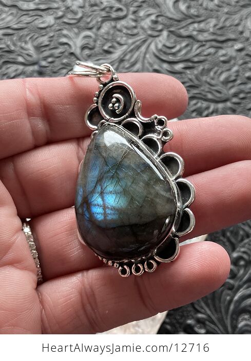 Witchy Blue and Green Flash Labradorite Crystal Stone Jewelry Pendant - #248gX07gqeg-5