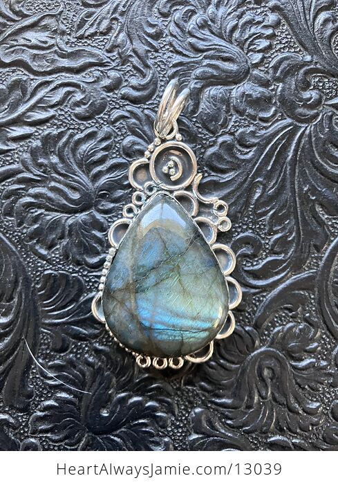 Witchy Blue and Green Flash Labradorite Crystal Stone Jewelry Pendant - #Z0vnixr7vZ4-5