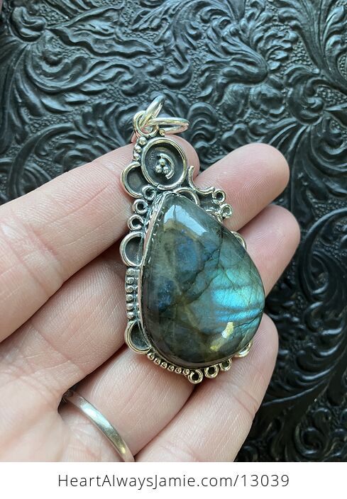 Witchy Blue and Green Flash Labradorite Crystal Stone Jewelry Pendant - #Z0vnixr7vZ4-3